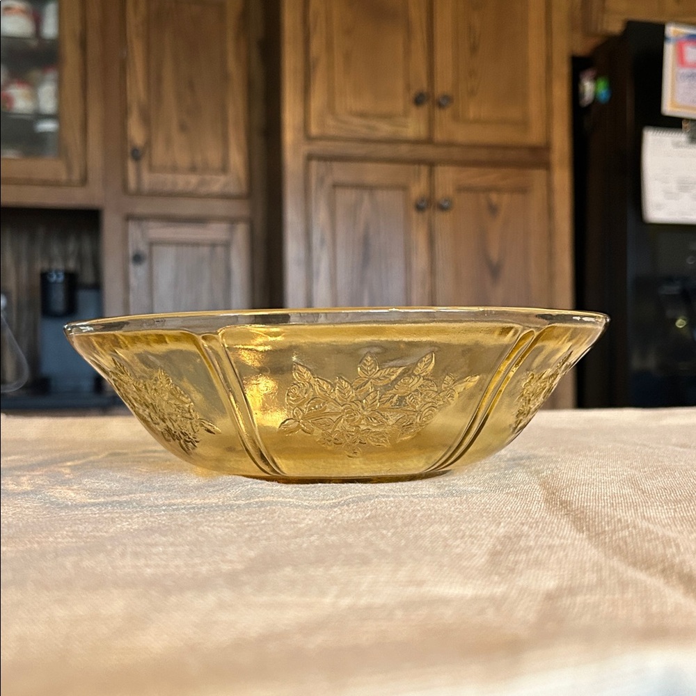 1930’s Federal Amber Yellow Depression Glass Sharon Cabbage Rose‎ Serving Bowl
